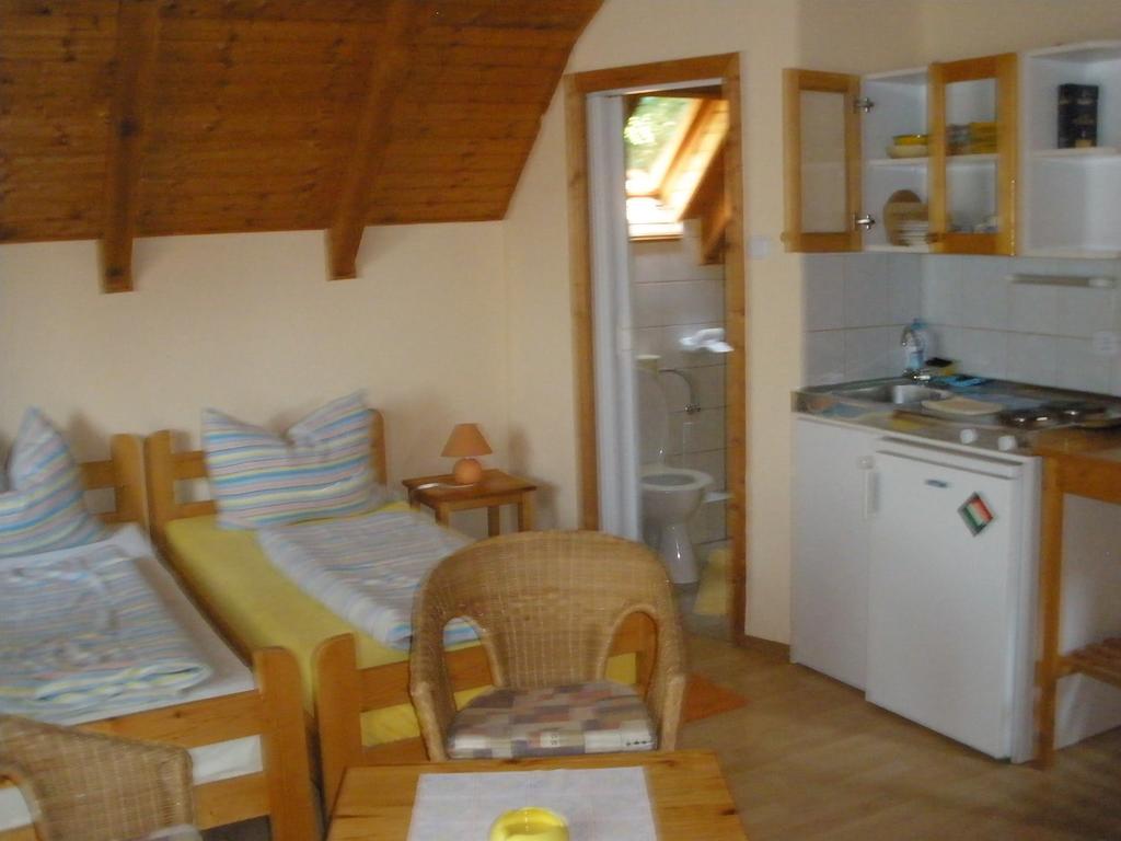 Emilia Apartmanhaz Heviz Room photo