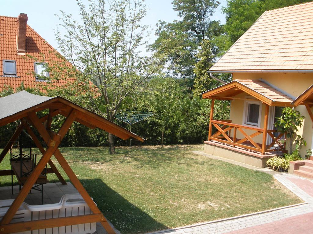 Emilia Apartmanhaz Heviz Exterior photo
