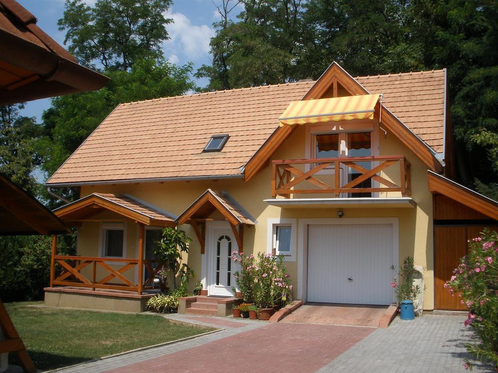 Emilia Apartmanhaz Heviz Exterior photo